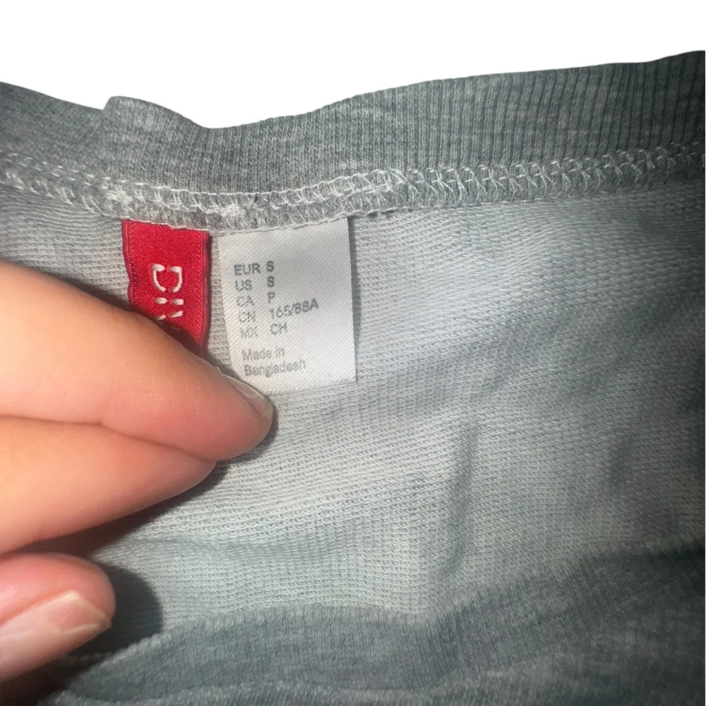 Gray Long Sleeve Graphic Sweatshirt - Picture 2 of 2